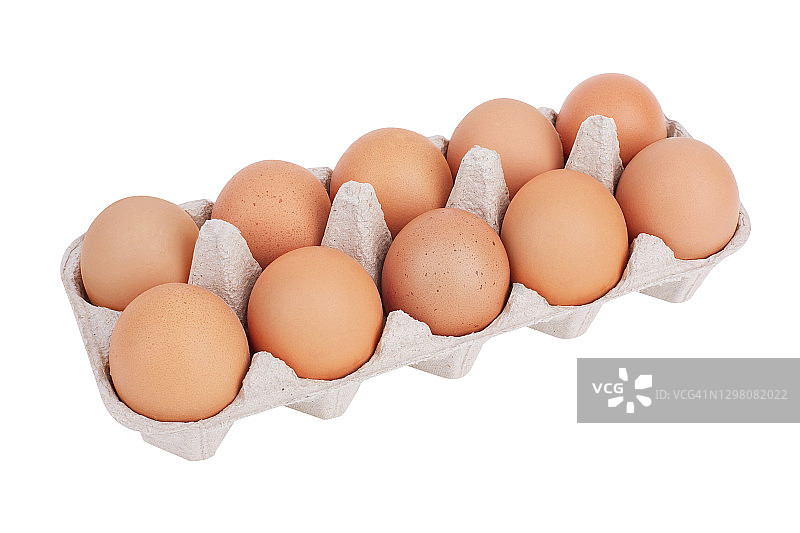 鸡蛋在硬纸板包装孤立在白色背景图片素材