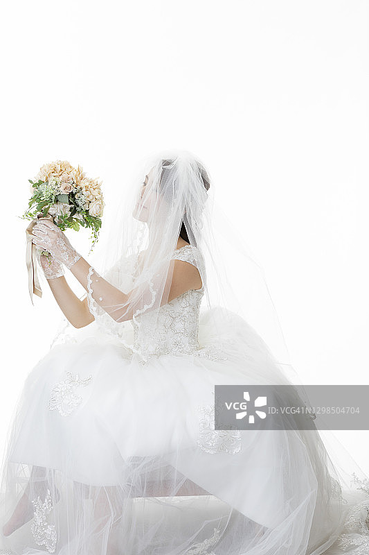 穿着婚纱的女人图片素材