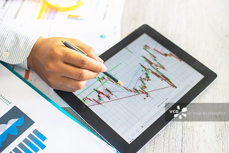 商务工作数据文档图表报告市场调研发展规划管理策略分析财务会计。企业办公室的概念图片素材