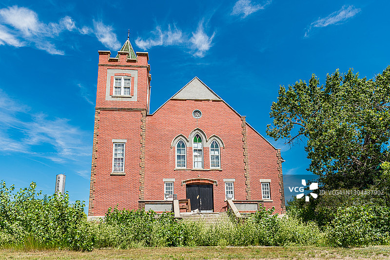 位于加拿大萨斯喀彻温省阿尼罗伊德的历史悠久的阿尼罗伊德联合教堂图片素材