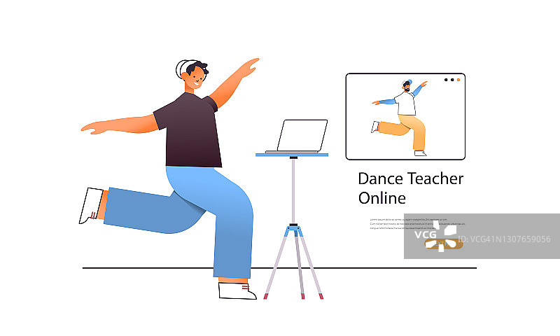 男舞者一边做舞蹈练习，一边观看与舞蹈老师一起锻炼的在线视频培训节目图片素材