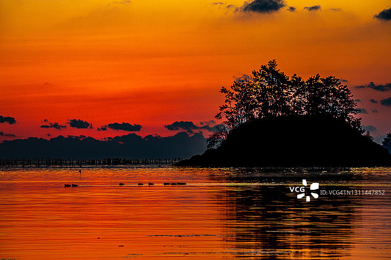 韩国南海Solseom岛的晨曦景观图片素材