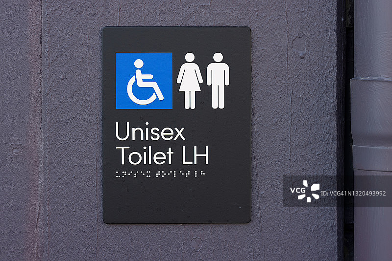 男女通用的盲文轮椅厕所标志图片素材