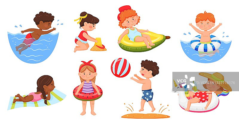 孩子们在沙滩上。男孩和女孩穿着泳衣在海里游泳，建造沙堡。卡通欢乐的孩子们享受暑假向量集图片素材