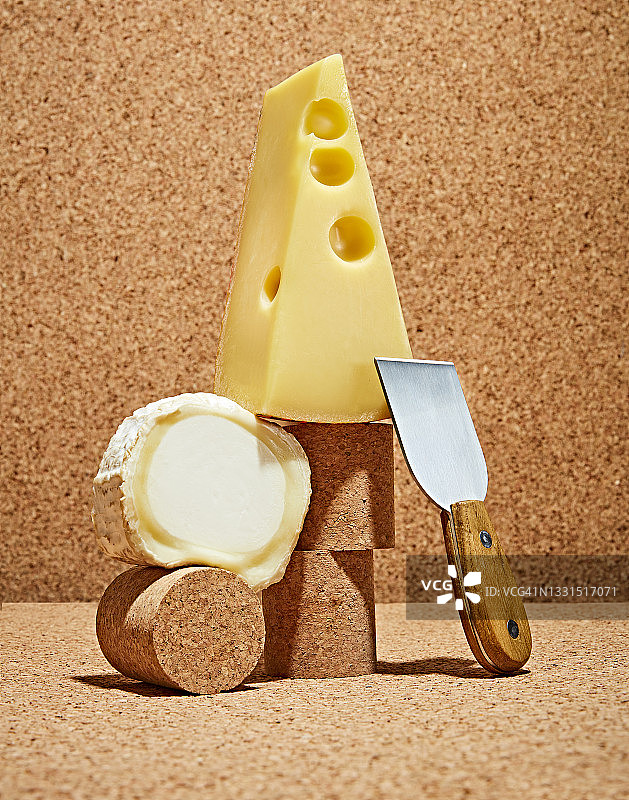 奶酪塔与刀图片素材