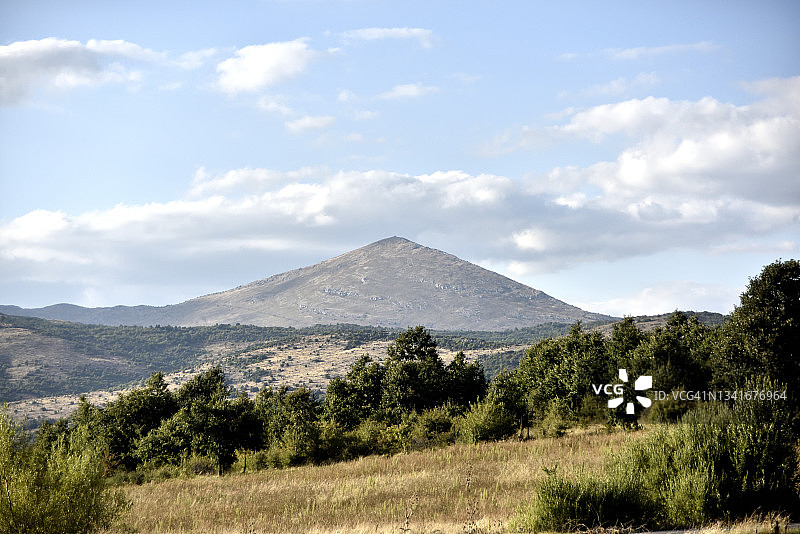 rtanj山前面的风景图片素材