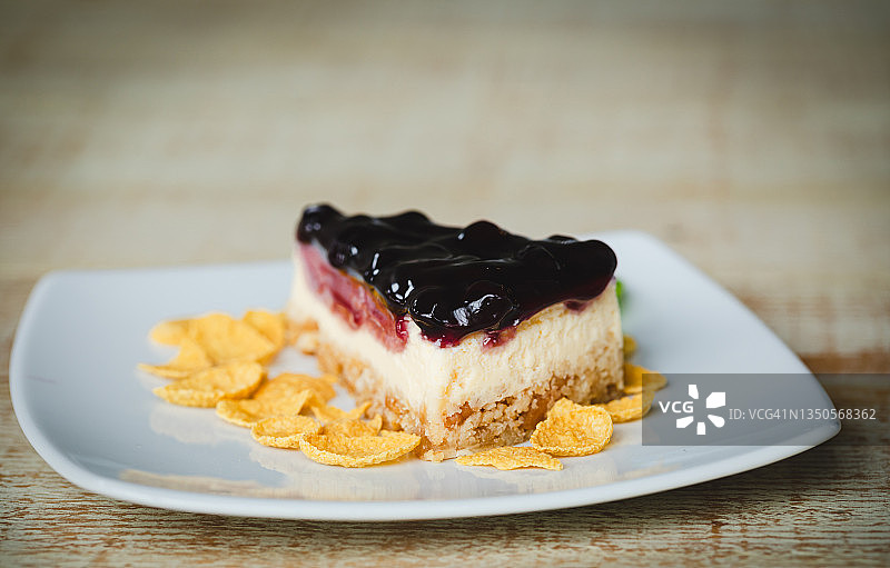 蓝莓芝士蛋糕在宏观摄影图片素材