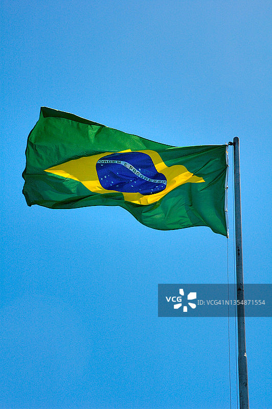 巴西国旗向左飘扬图片素材