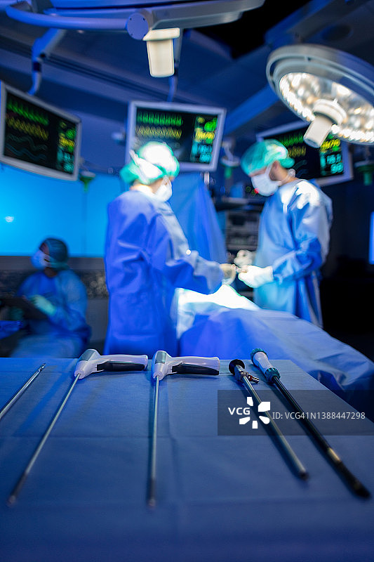医院手术室的消毒手术器械图片素材