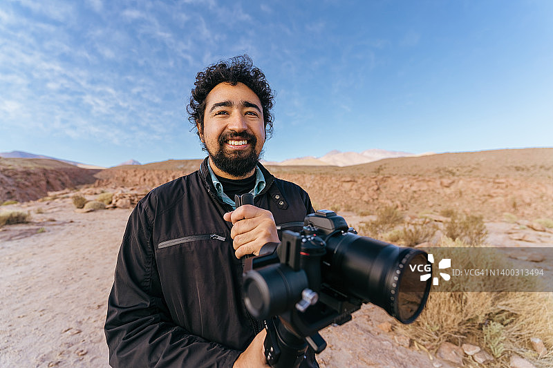 阿塔卡马沙漠的数码游牧摄影师图片素材