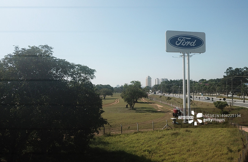 董事会关闭了福特在巴西陶贝特的工厂图片素材