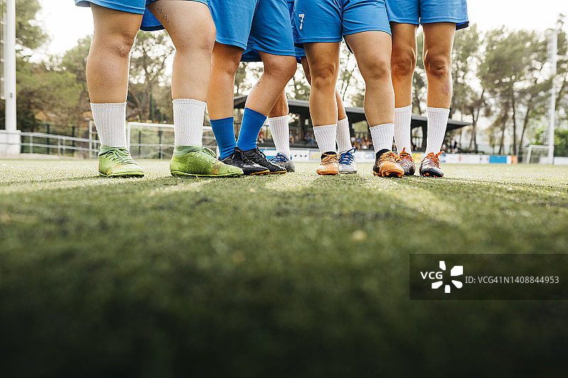 女子足球队的腿图片素材