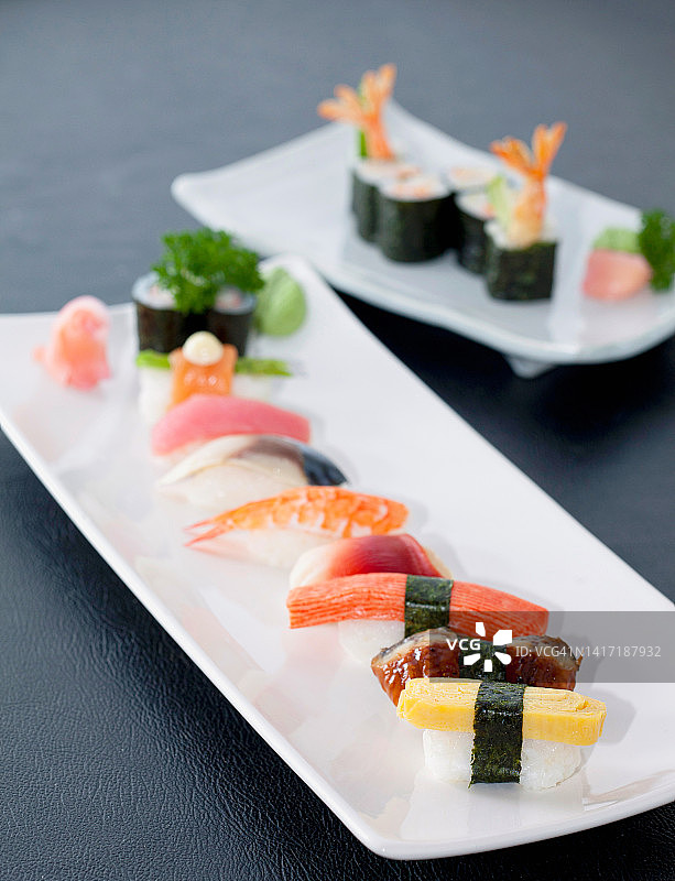 寿司是一种很受欢迎的日本食物。图片素材