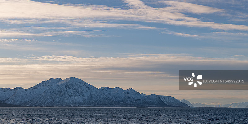 罗弗敦群岛的岛屿在一个美丽的冬日的景色图片素材