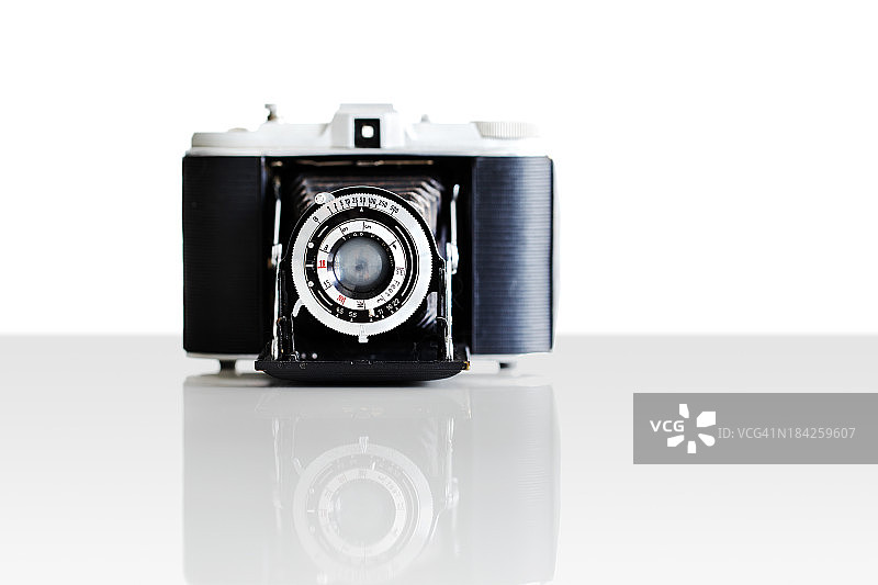 美丽的德国制造的老式35毫米胶卷相机图片素材