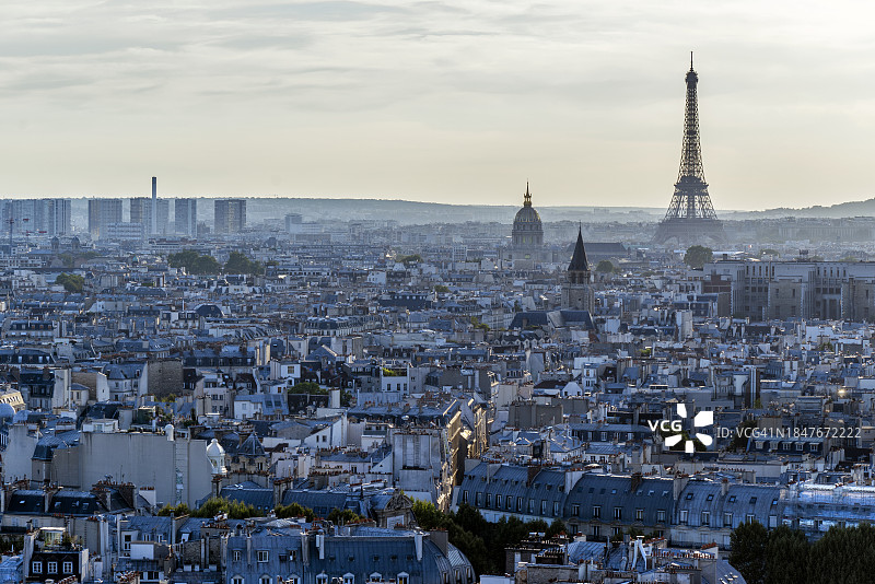Laurent Giraudou /巴黎，鸟瞰荣军院和埃菲尔铁塔的穹顶图片素材