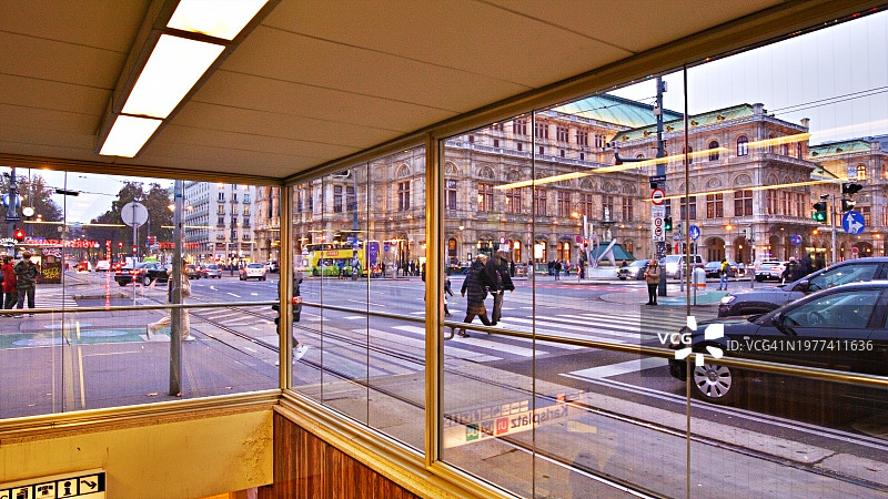 维也纳。地铁站，歌剧院，大街图片素材
