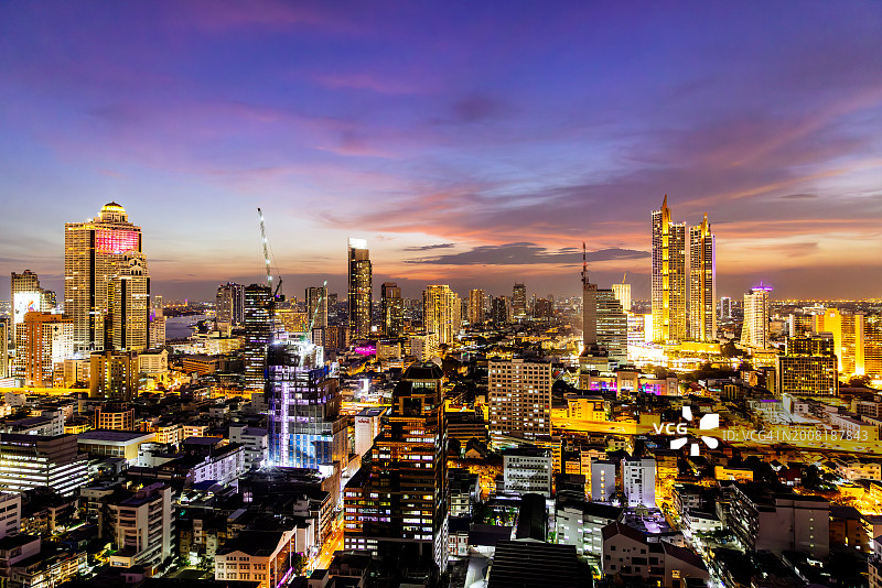 曼谷夜景，鸟瞰图图片素材