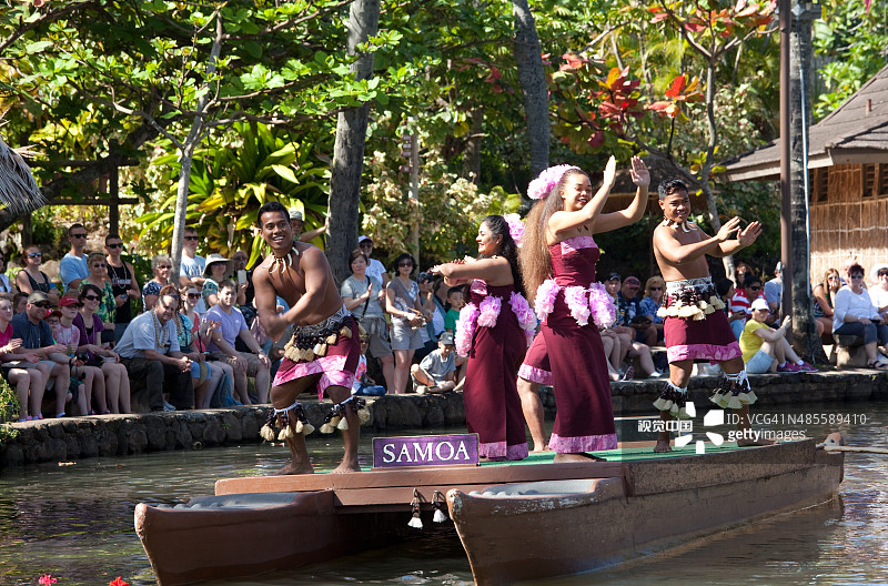 夏威夷波利尼西亚文化中心的女舞者图片素材