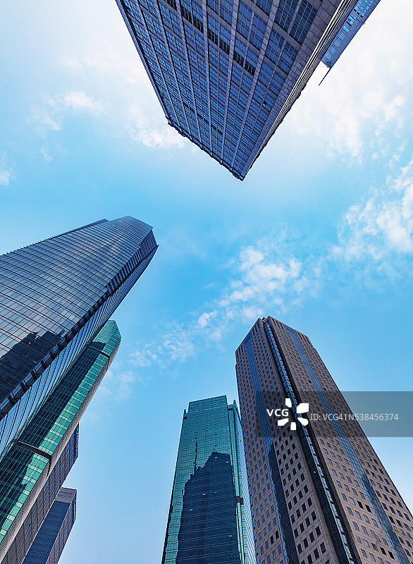 上海摩天大楼的低角度视图图片素材