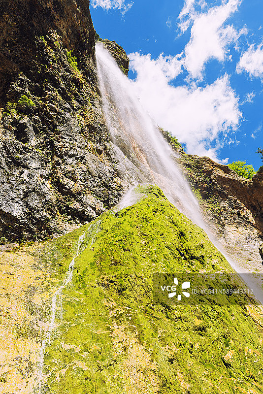 洛加尔山谷的林卡瀑布图片素材