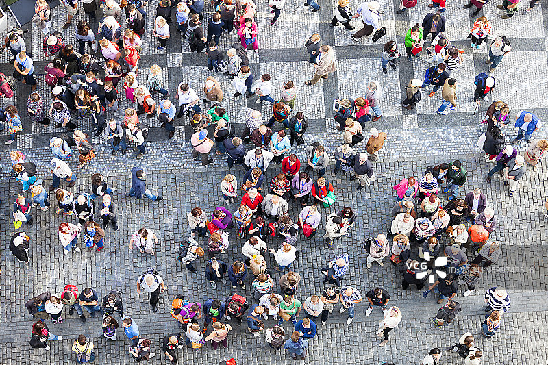 布拉格老城广场上的人群，捷克共和国图片素材