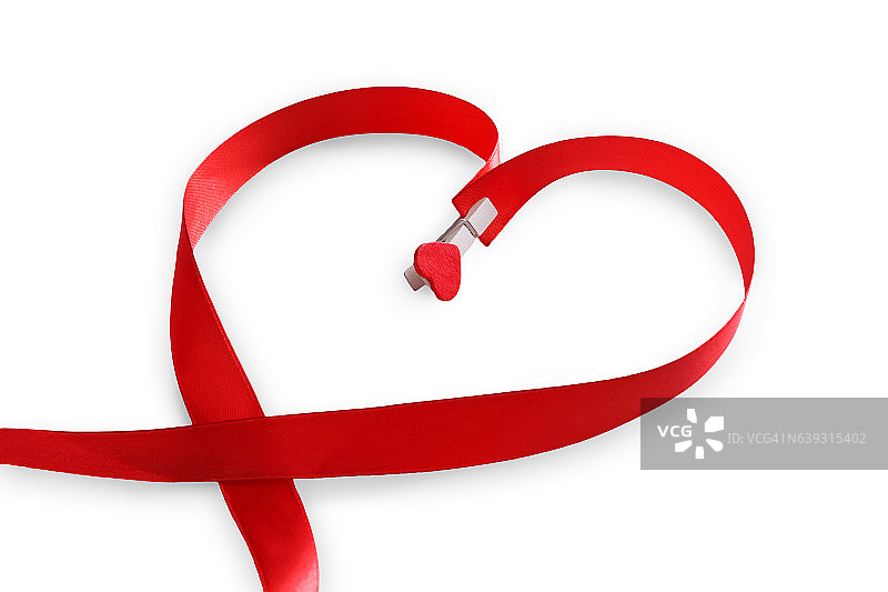 心形红缎带，情人节爱情概念。图片素材