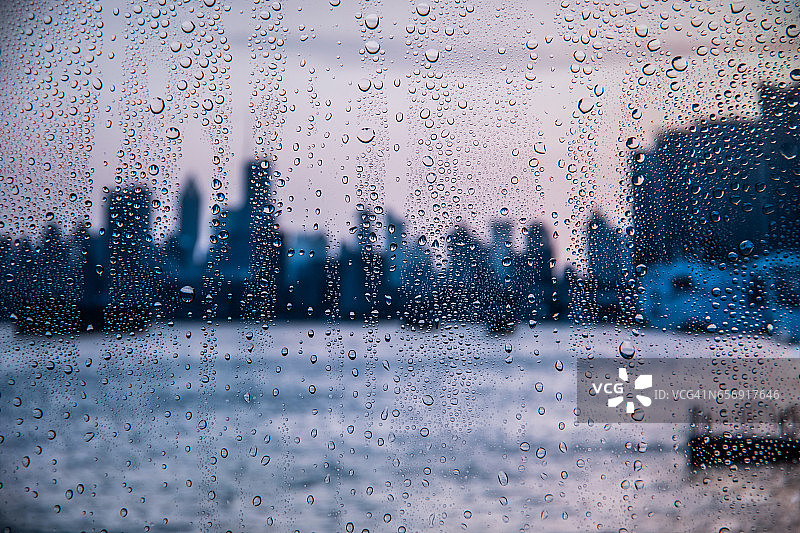 城市里的雨图片素材