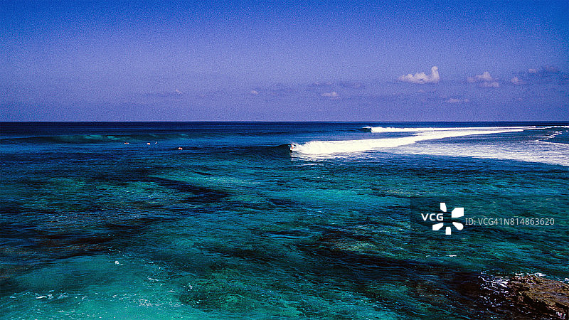 在安达曼群岛冲浪图片素材