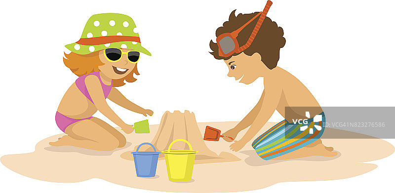 孩子们，一个男孩和一个女孩在沙滩上建造沙堡图片素材