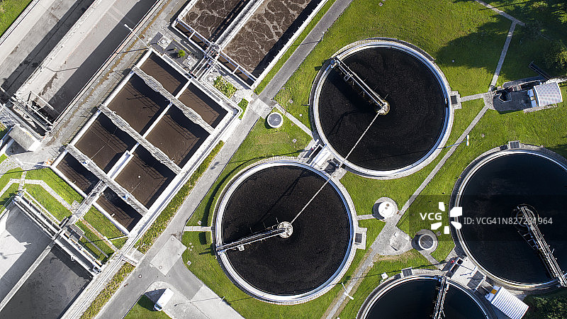 污水处理厂-污水净化，鸟瞰图图片素材