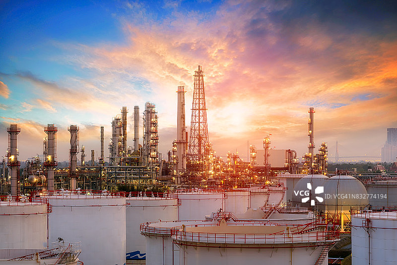 石油和天然气工业。炼油厂。石化厂图片素材