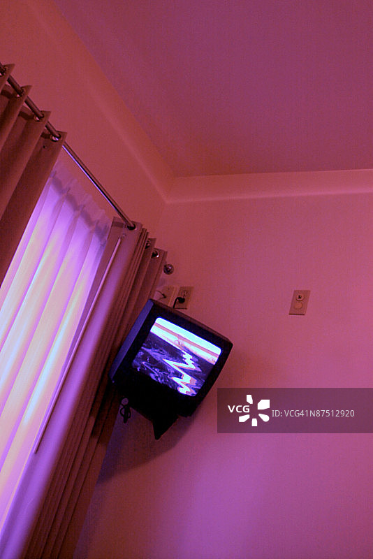 酒店房间里的电视图片素材