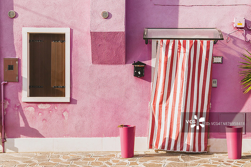 布拉诺岛的粉色建筑图片素材