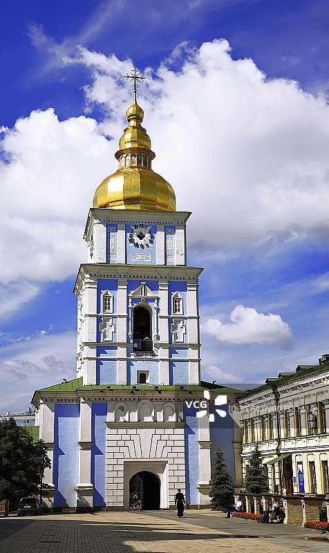 钟楼，圣迈克尔大教堂，圣迈克尔金圆顶修道院，基辅，乌克兰图片素材