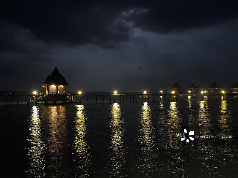 马尔代夫Thulhagiri岛的夜景图片素材