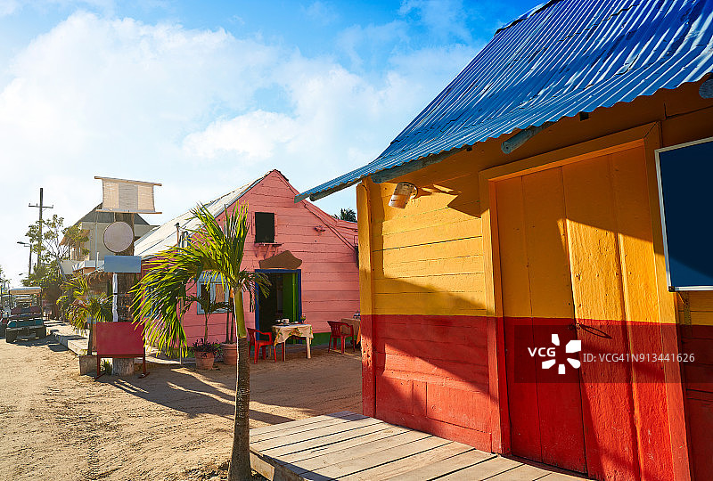 Holbox岛彩色加勒比房屋墨西哥图片素材