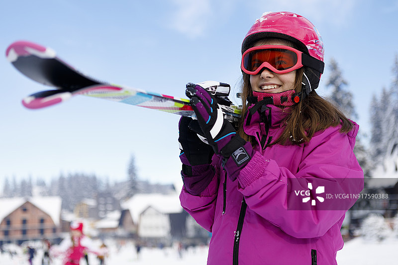 滑雪快乐的小女孩图片素材
