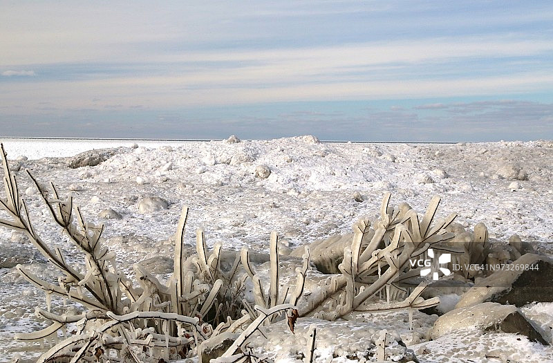 伊利湖岸线结冰图片素材