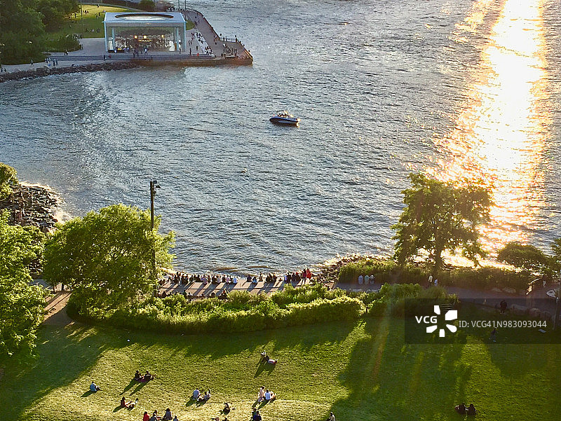 日落时分俯瞰布鲁克林大桥公园图片素材