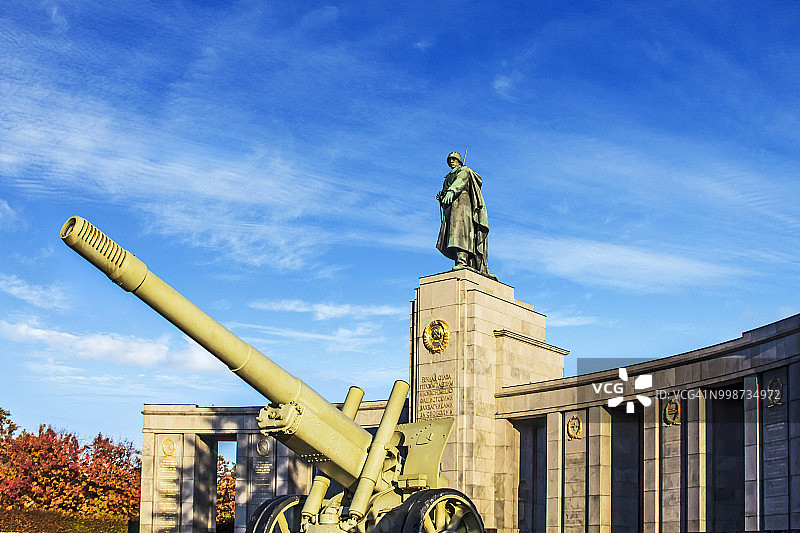 德国柏林Tiergarten公园的苏联战争纪念碑图片素材