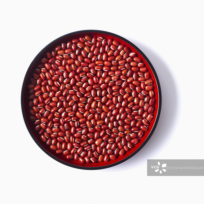 白底上的一碗红豆图片素材