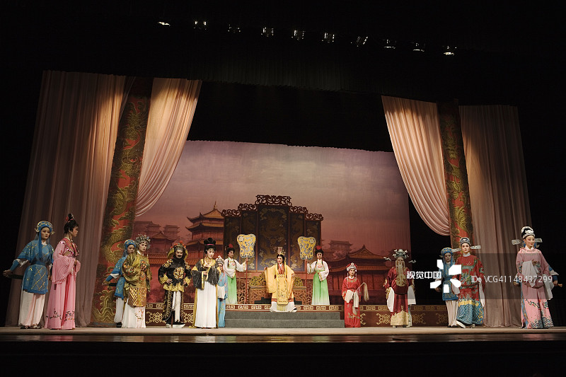 由嵊州市越剧中心在逸夫剧院演出的京剧。图片素材