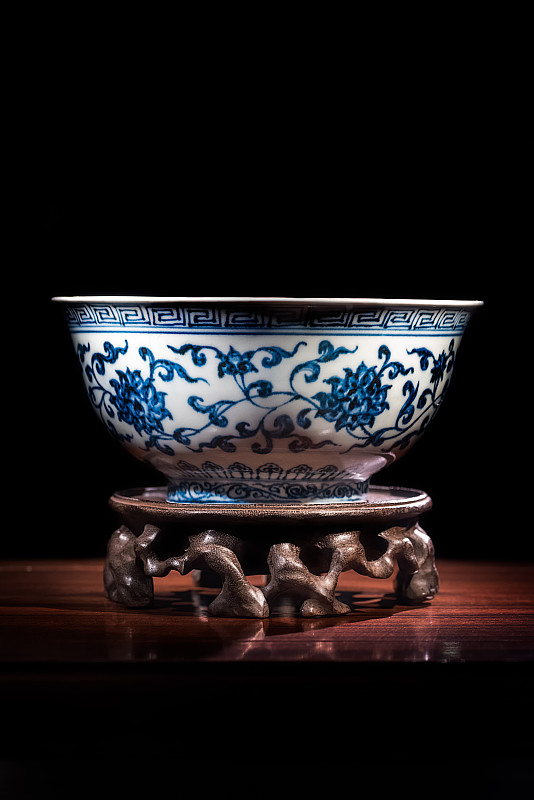 青花缠枝莲花纹碗，明代永乐，南京市博物馆藏图片下载