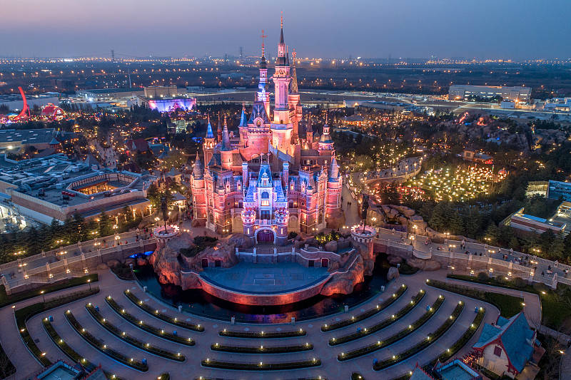 航拍 上海迪士尼乐园 奇幻童话城堡 华灯初上图片下载