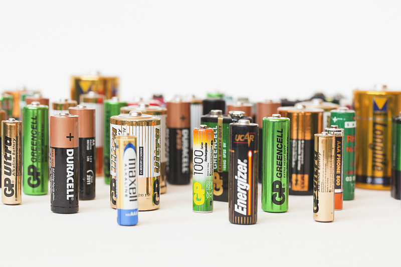 收集不同品牌的电池图片下载