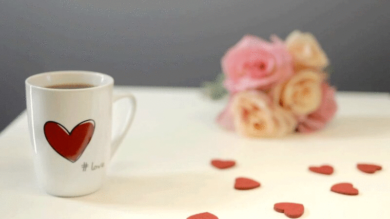 心形和花朵的咖啡图片下载