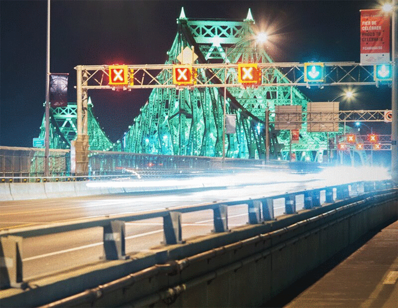 夜晚汽车过桥的延时图片下载