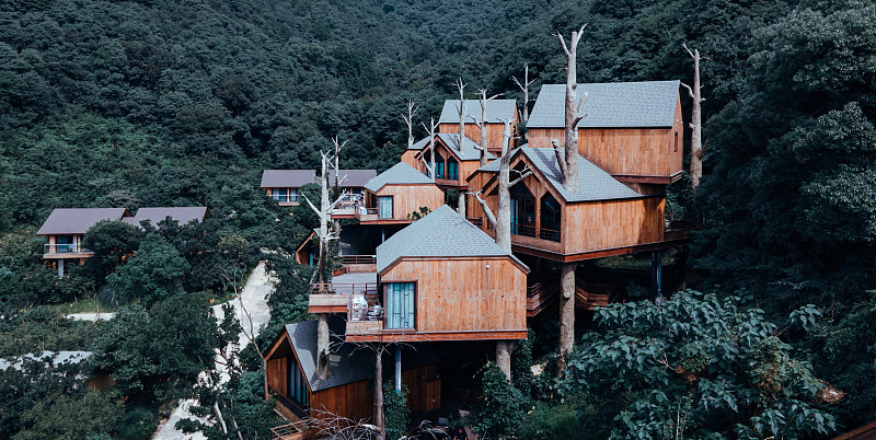 杭州森泊酒店的林中小屋图片素材