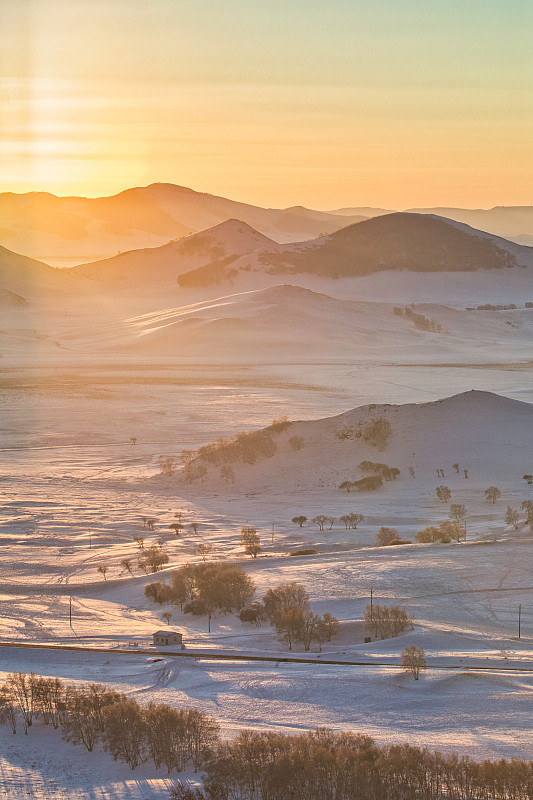 冬季乌兰布统草原日出图片素材